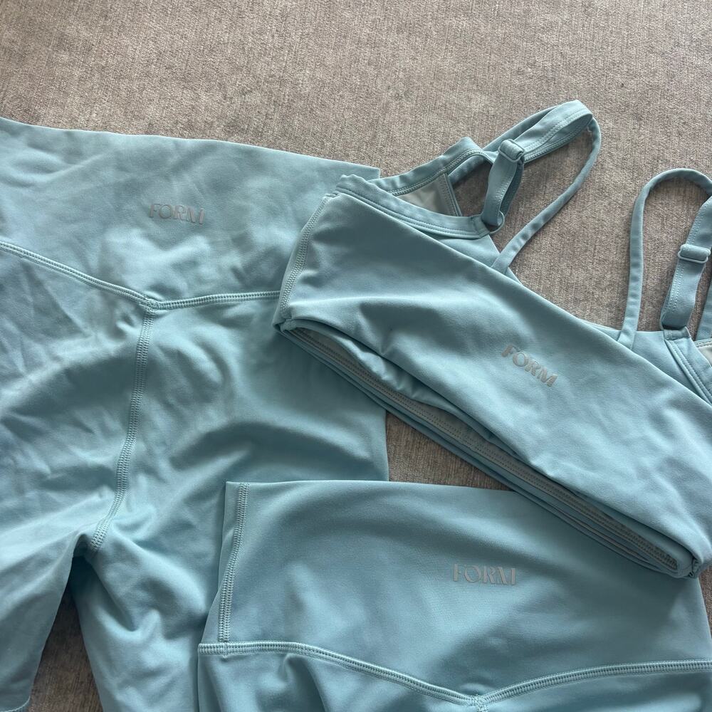 Form Light Blue Workout Set - Picture 5 of 6